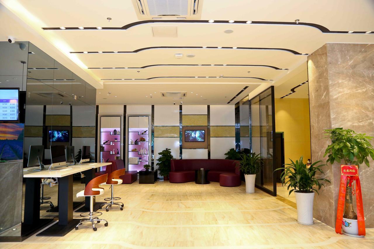 Lavande Hotel Baiyun International Airport Branch Guangzhou Exterior foto